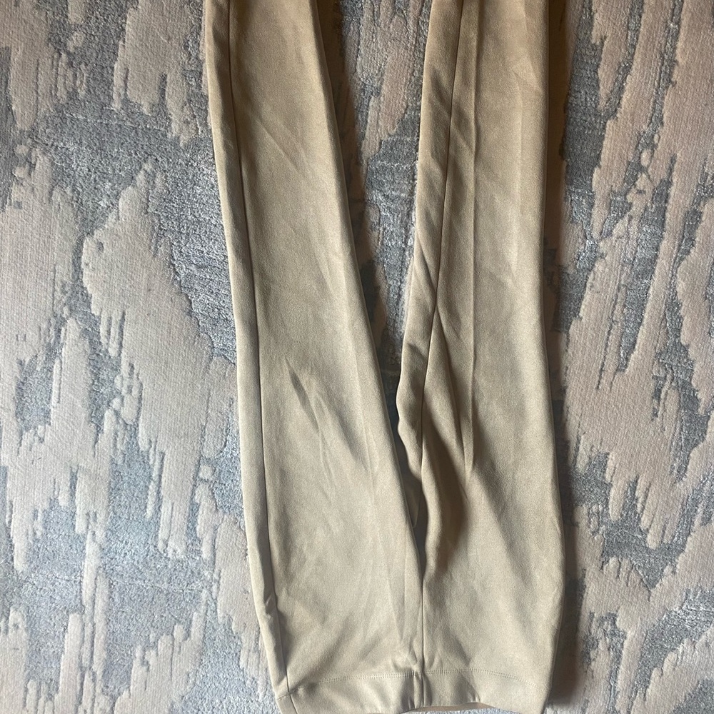 MAX STUDIO SIZE SMALL!! Great quality. Tan Suede leggings!!